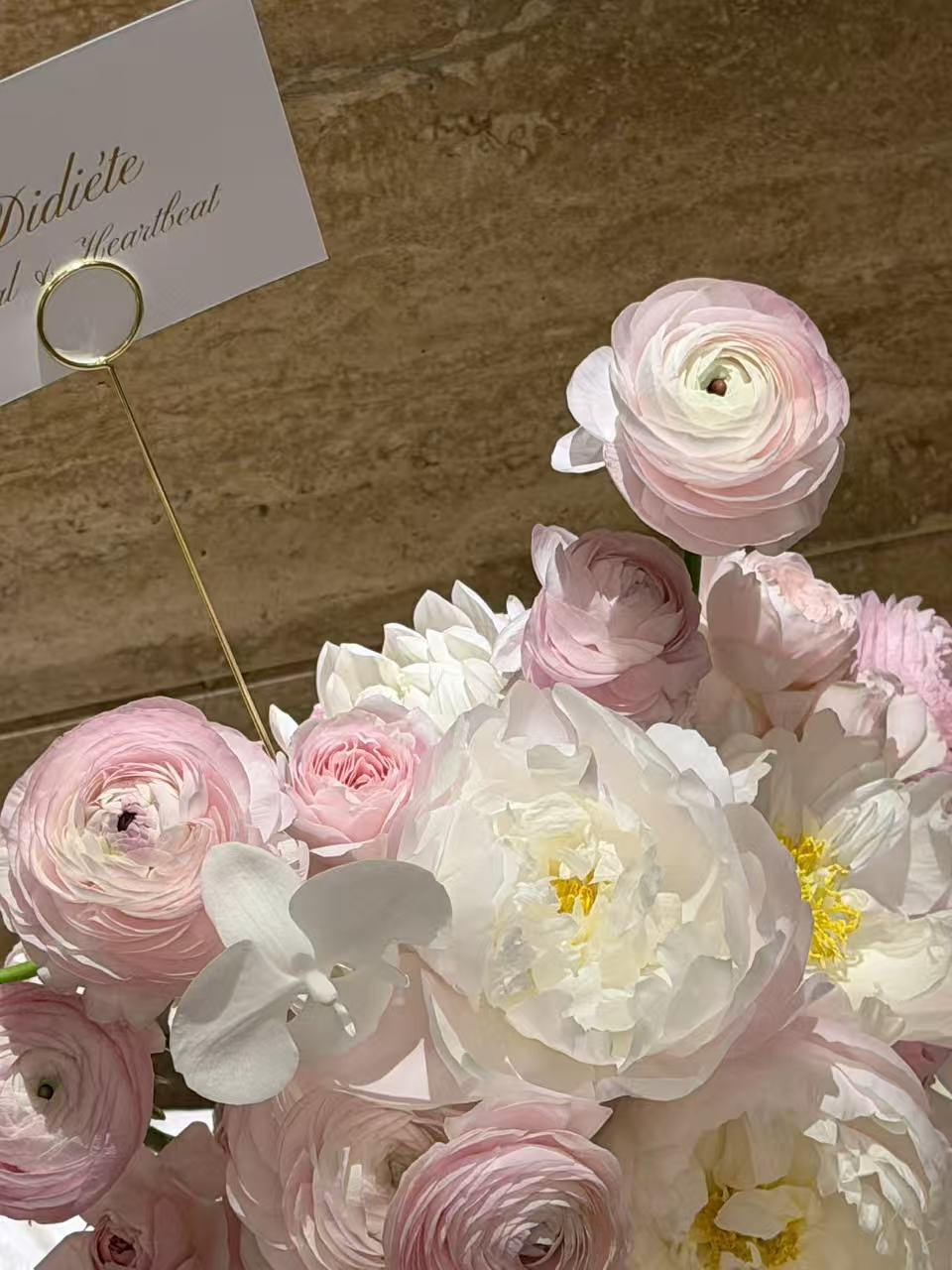 Rosé Poetry Arrangement