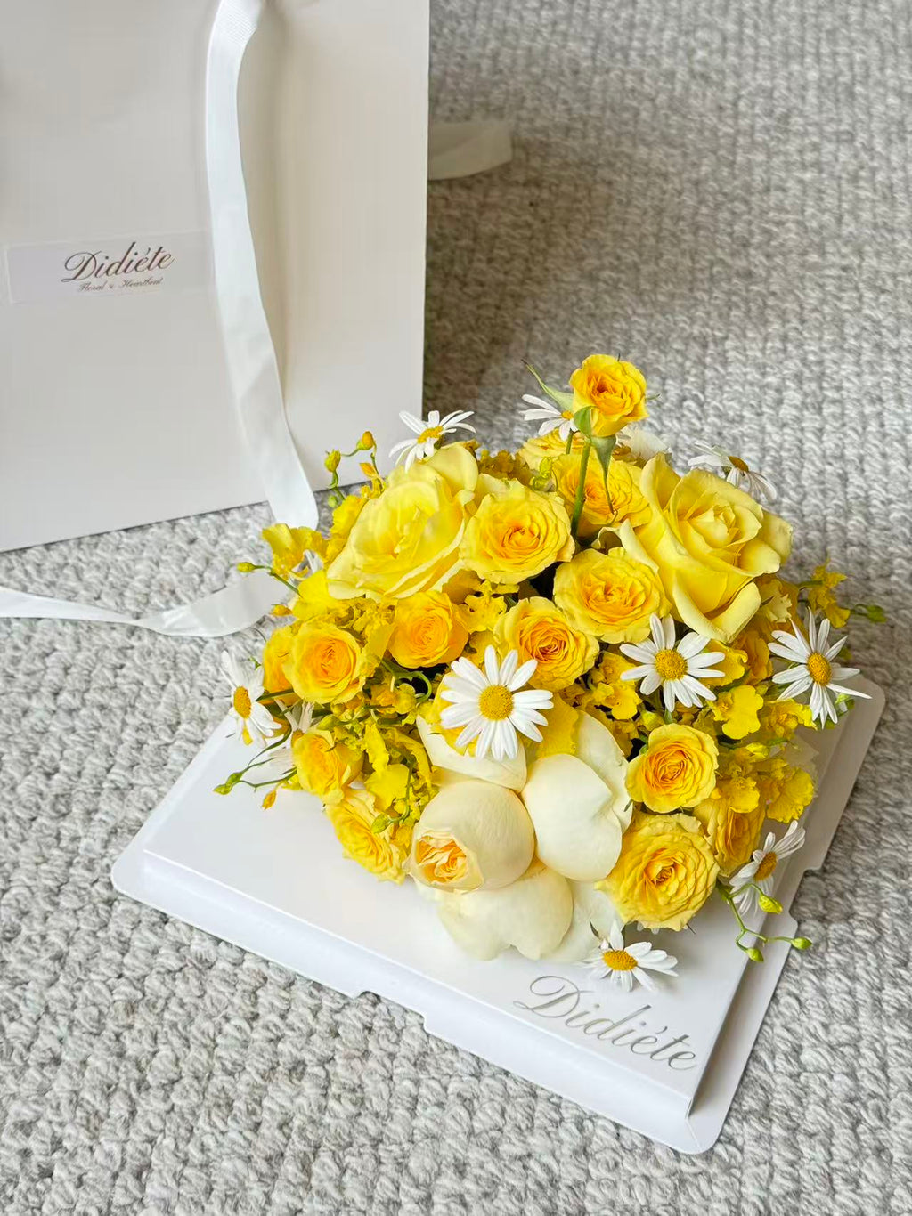 Sunlit Daisy Bloom Box